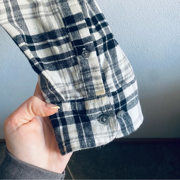 Carhartt Reworked Black Plaid White Long Sleeve Cropped Shirt - Picture 8 of 12